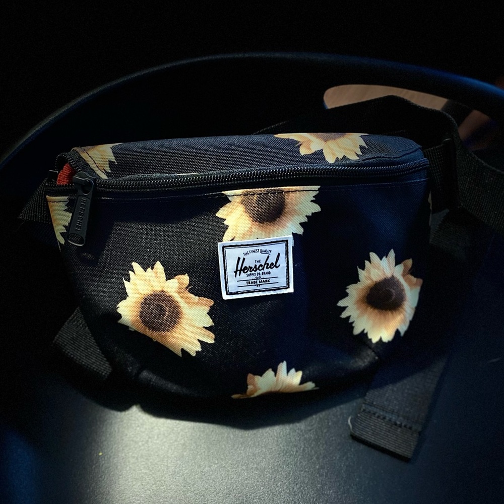 Herschel sunflower Fanny pack. Never used.